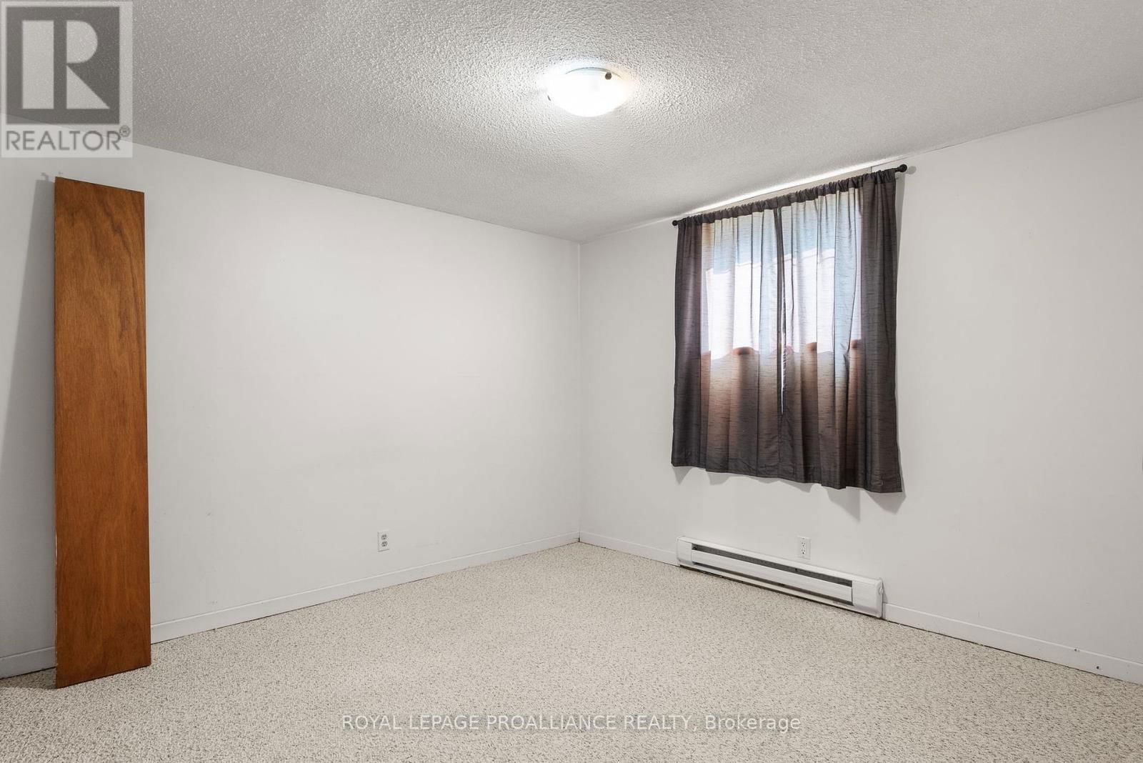 40 UNIVERSITY AVENUE WEST Image 36
