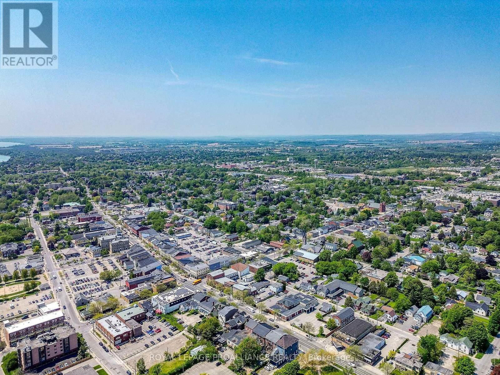 40 UNIVERSITY AVENUE WEST Image 39