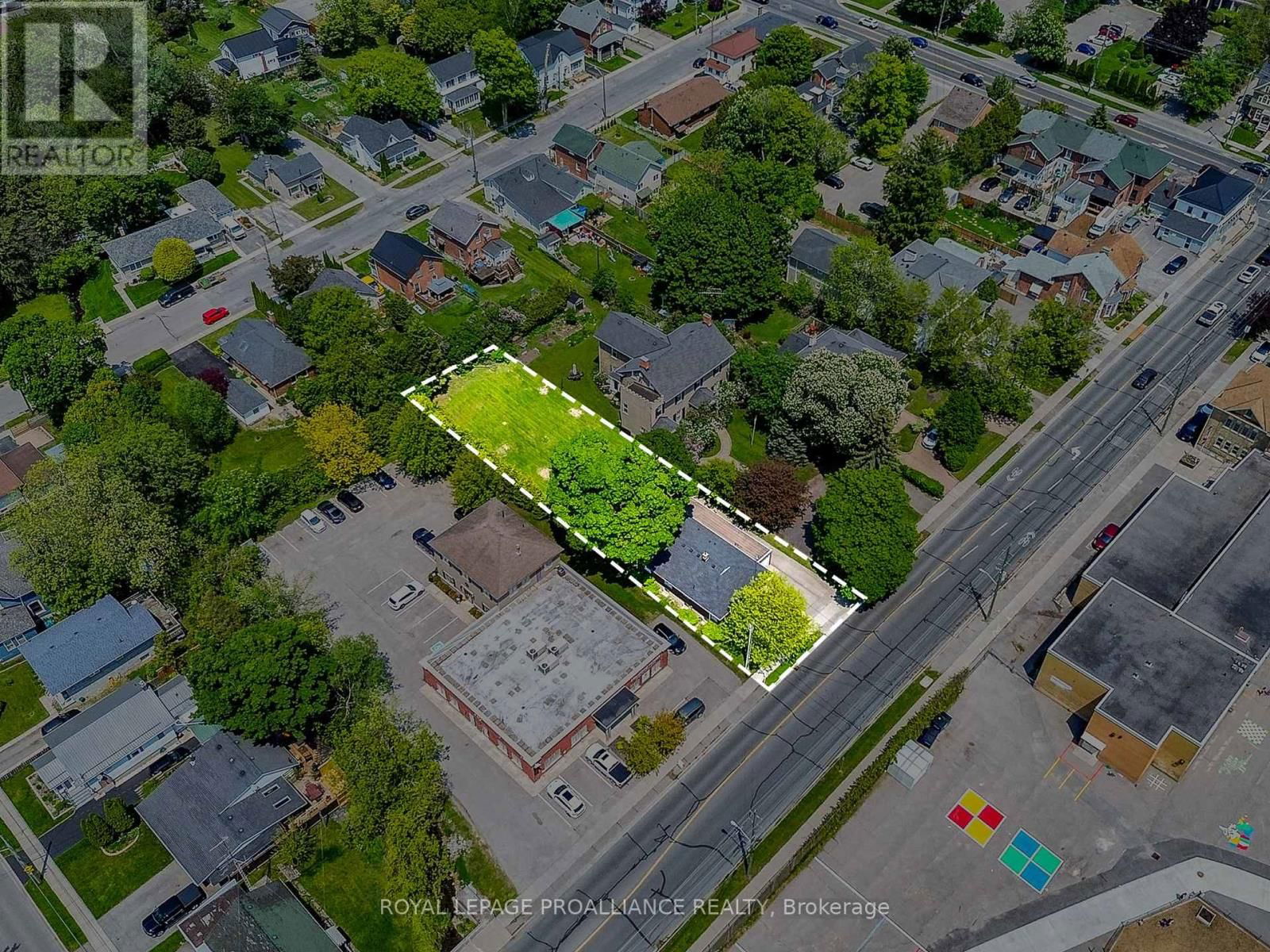 40 UNIVERSITY AVENUE WEST Image 4