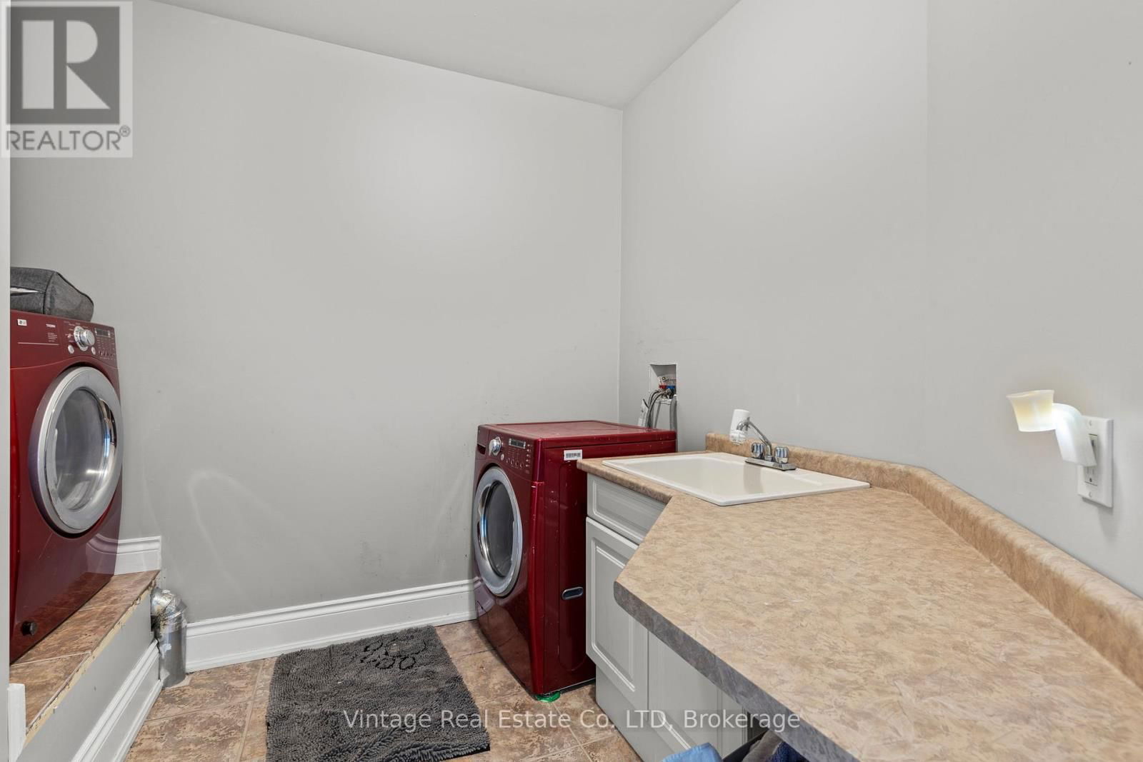 3689 CARDINAL DRIVE Image 27