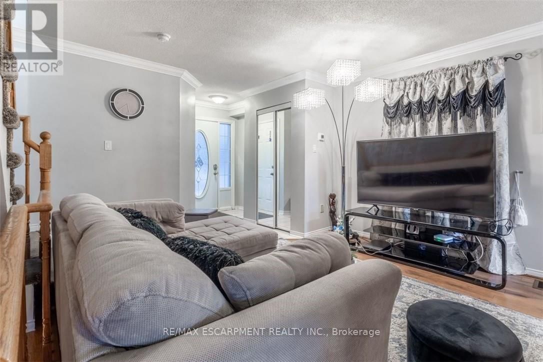 11 - 75 RYANS WAY Image 10