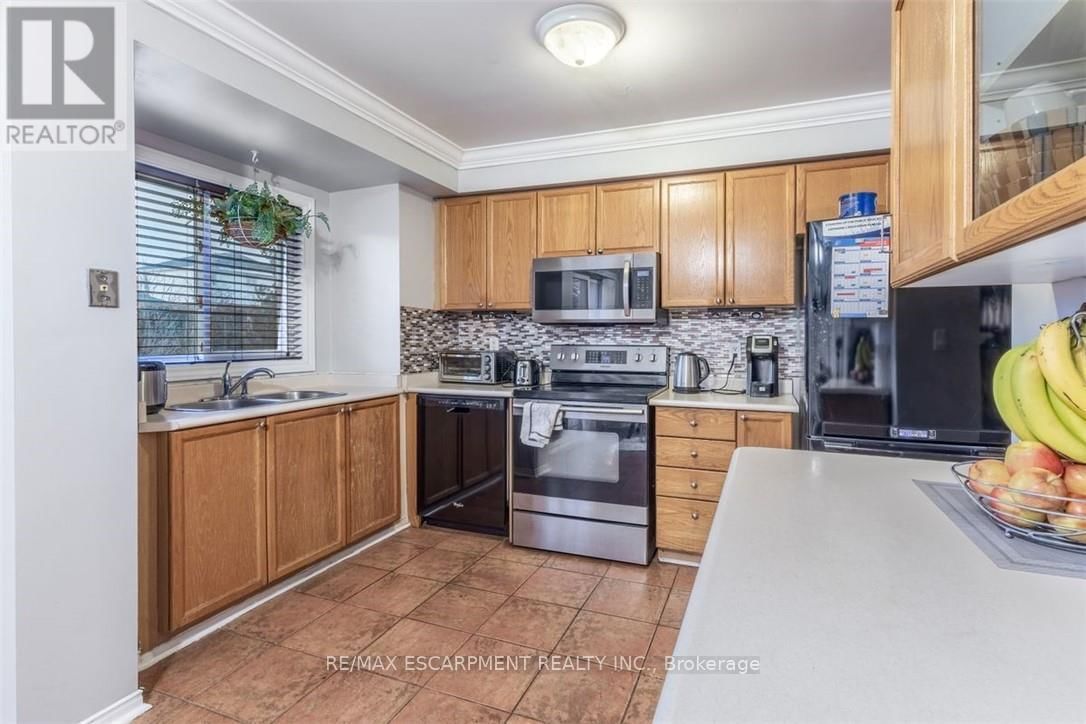 11 - 75 RYANS WAY Image 11