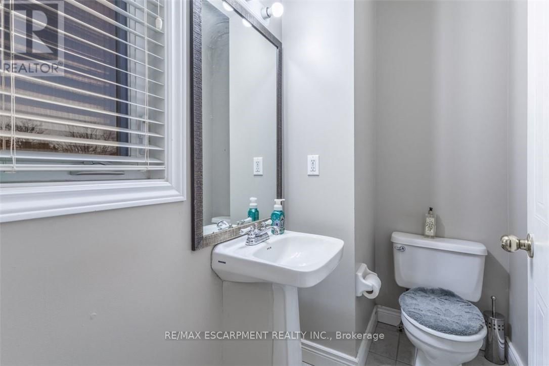 11 - 75 RYANS WAY Image 16