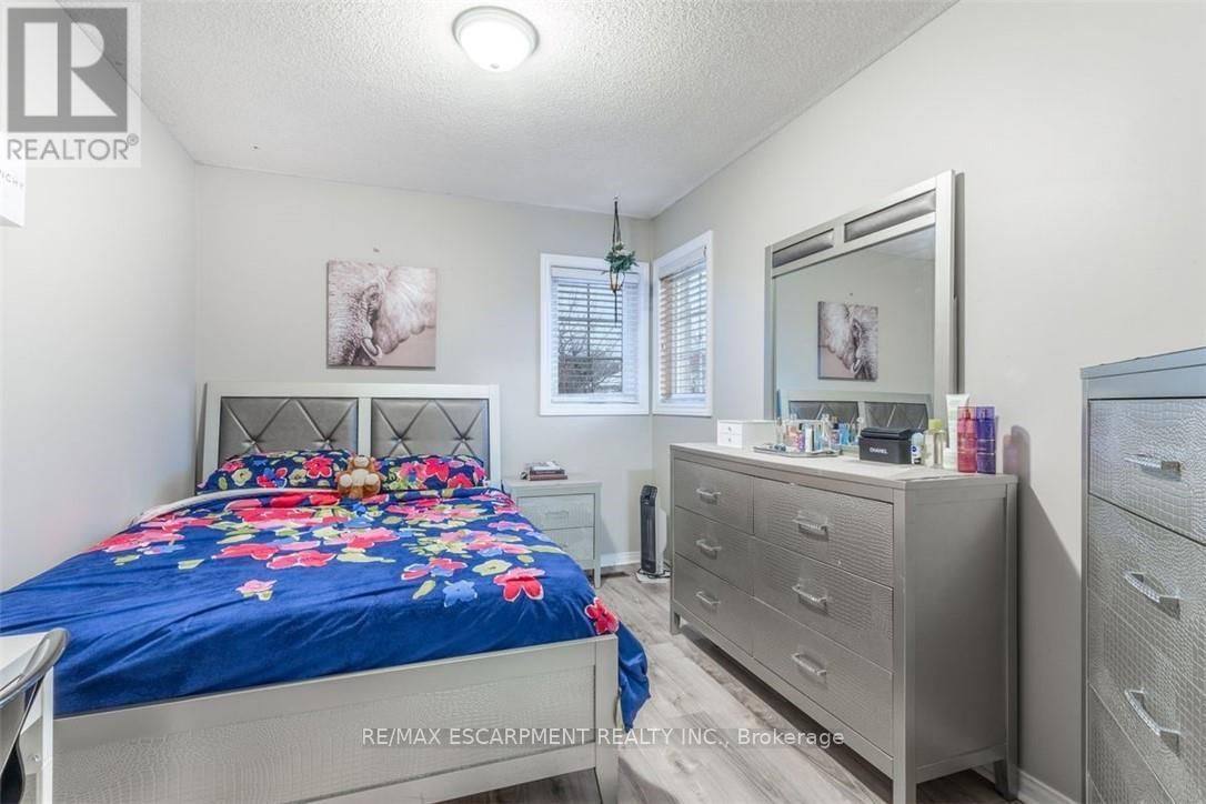 11 - 75 RYANS WAY Image 17