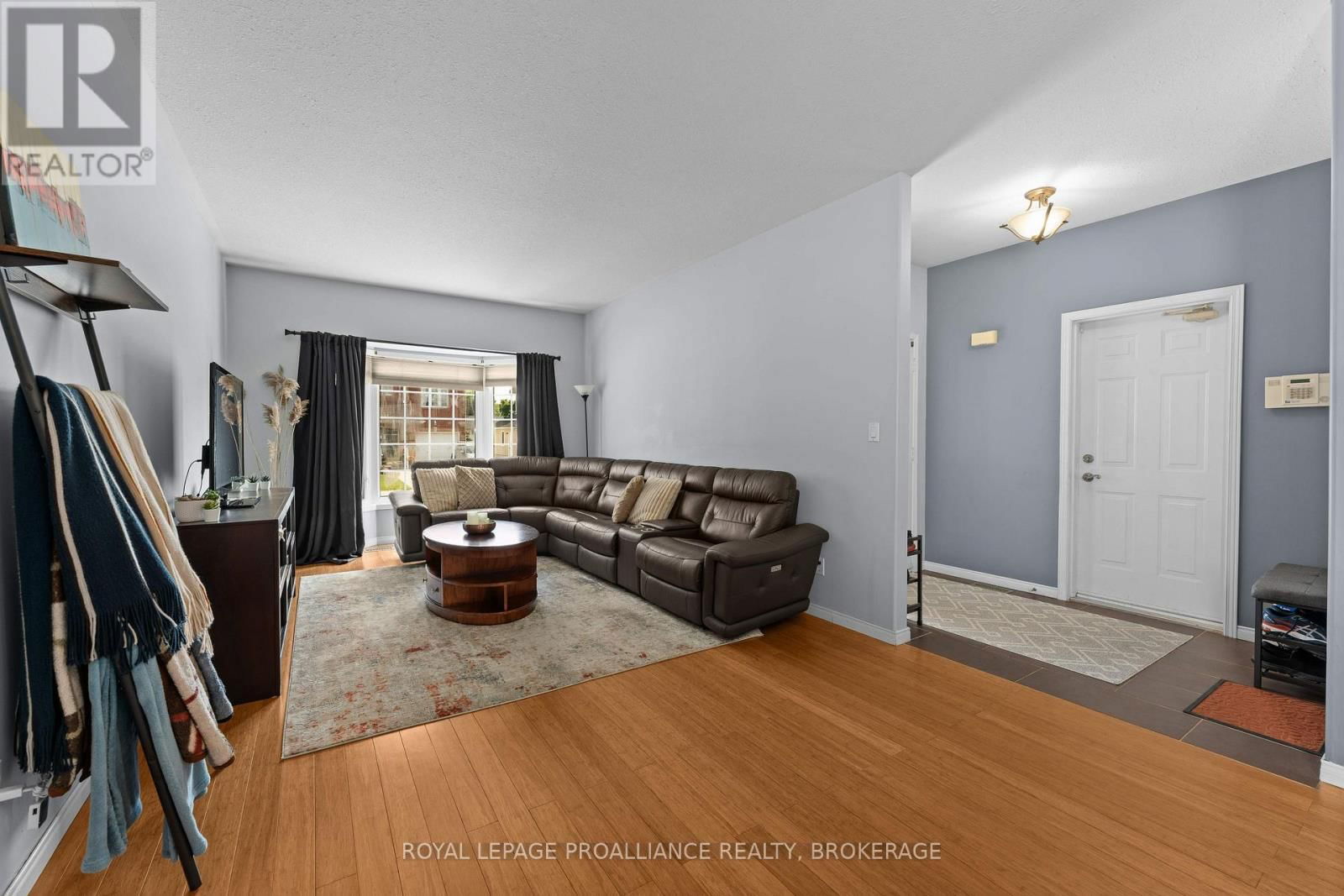 138 DALGLEISH AVENUE Image 7
