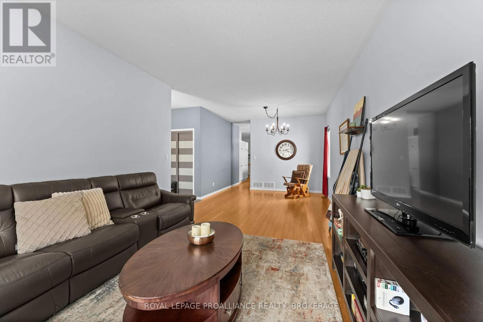 138 DALGLEISH AVENUE Image 8