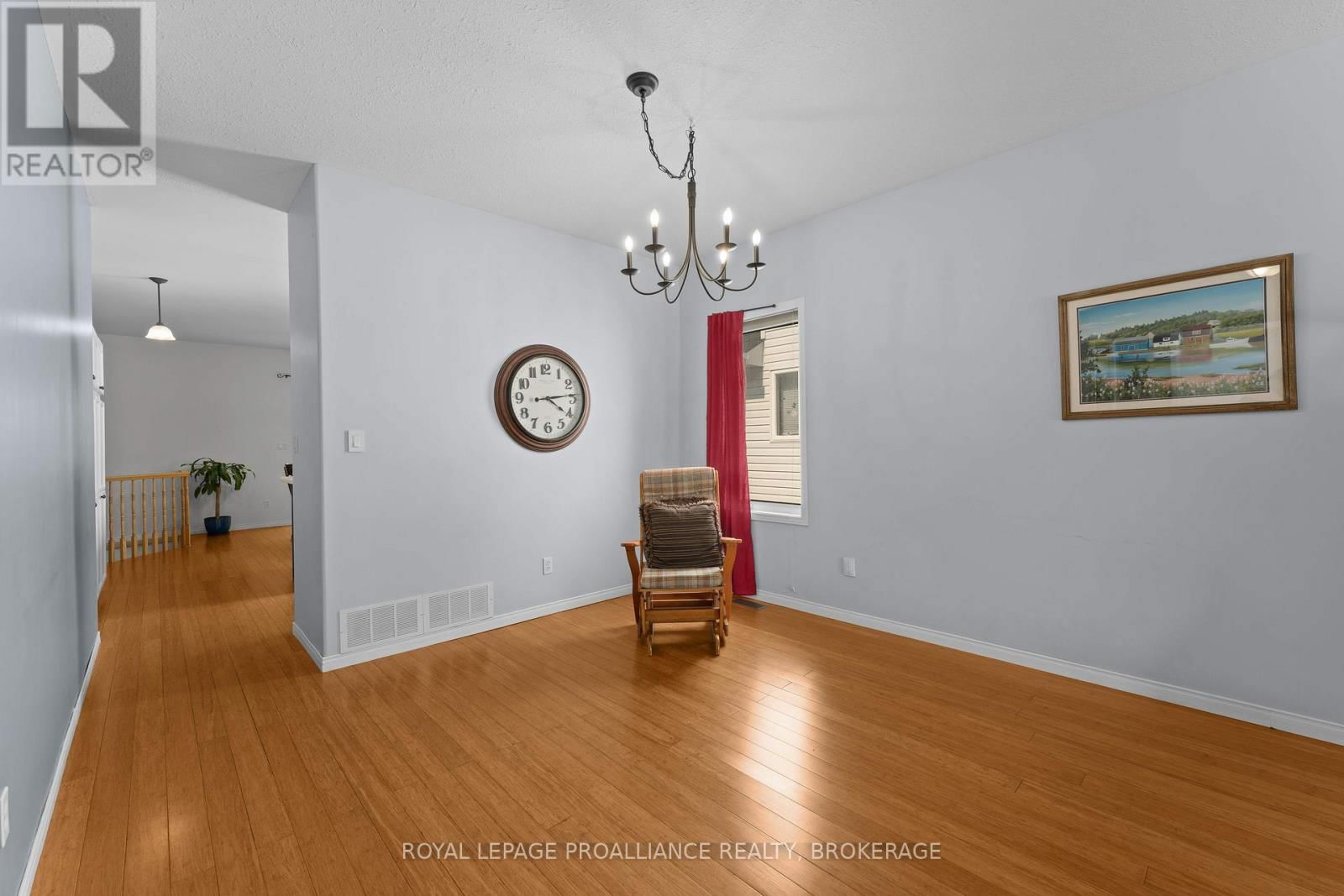 138 DALGLEISH AVENUE Image 9