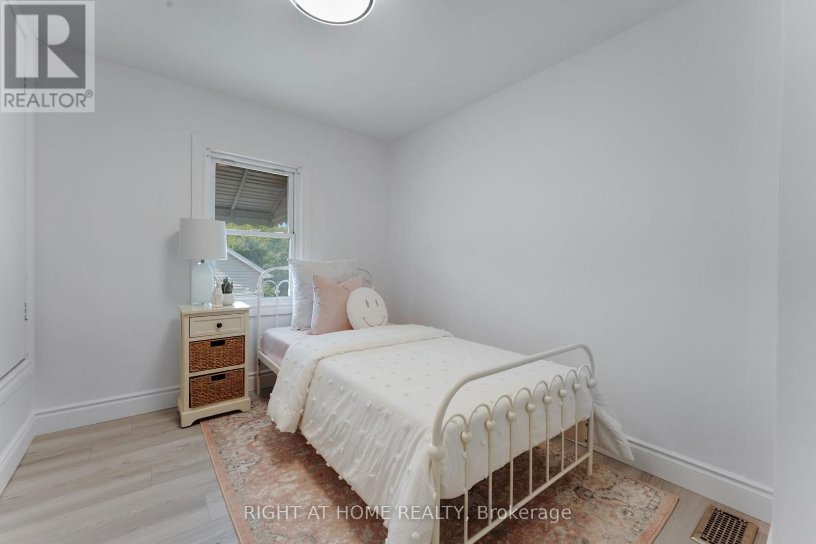 38 KINSEY STREET Image 14