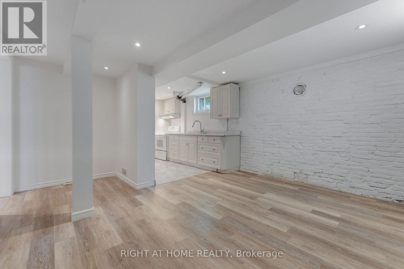 38 KINSEY STREET Image 19