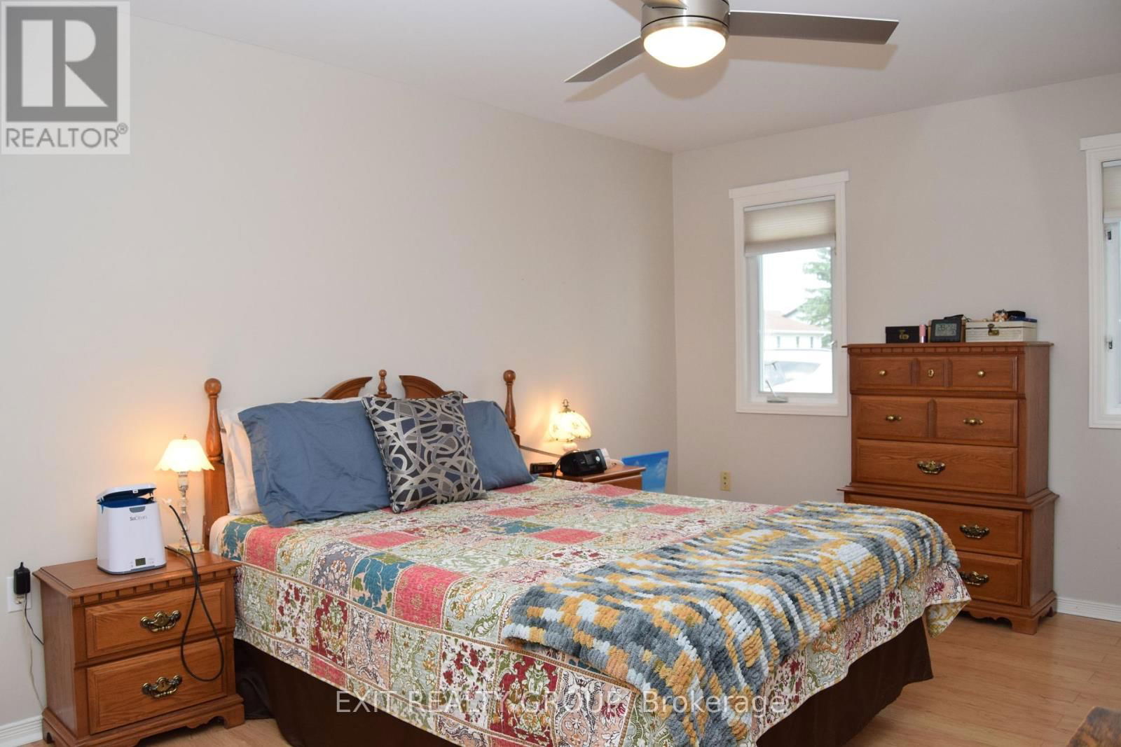 9 EMPIRE BOULEVARD Image 12