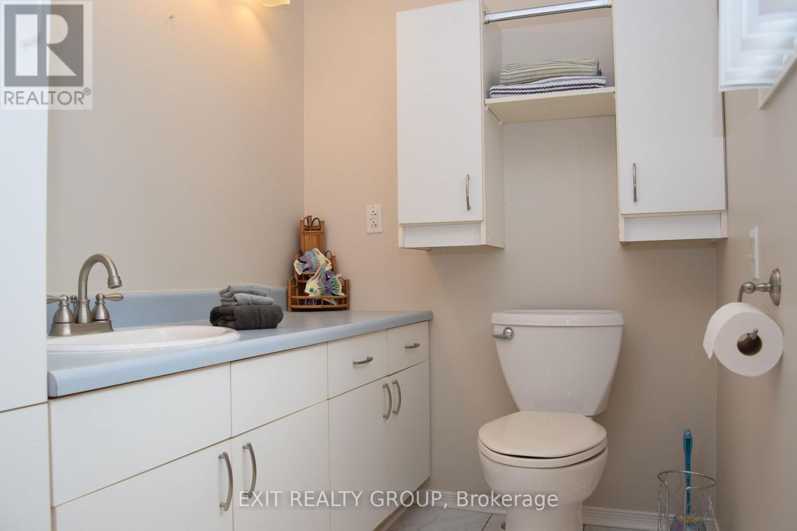 9 EMPIRE BOULEVARD Image 16