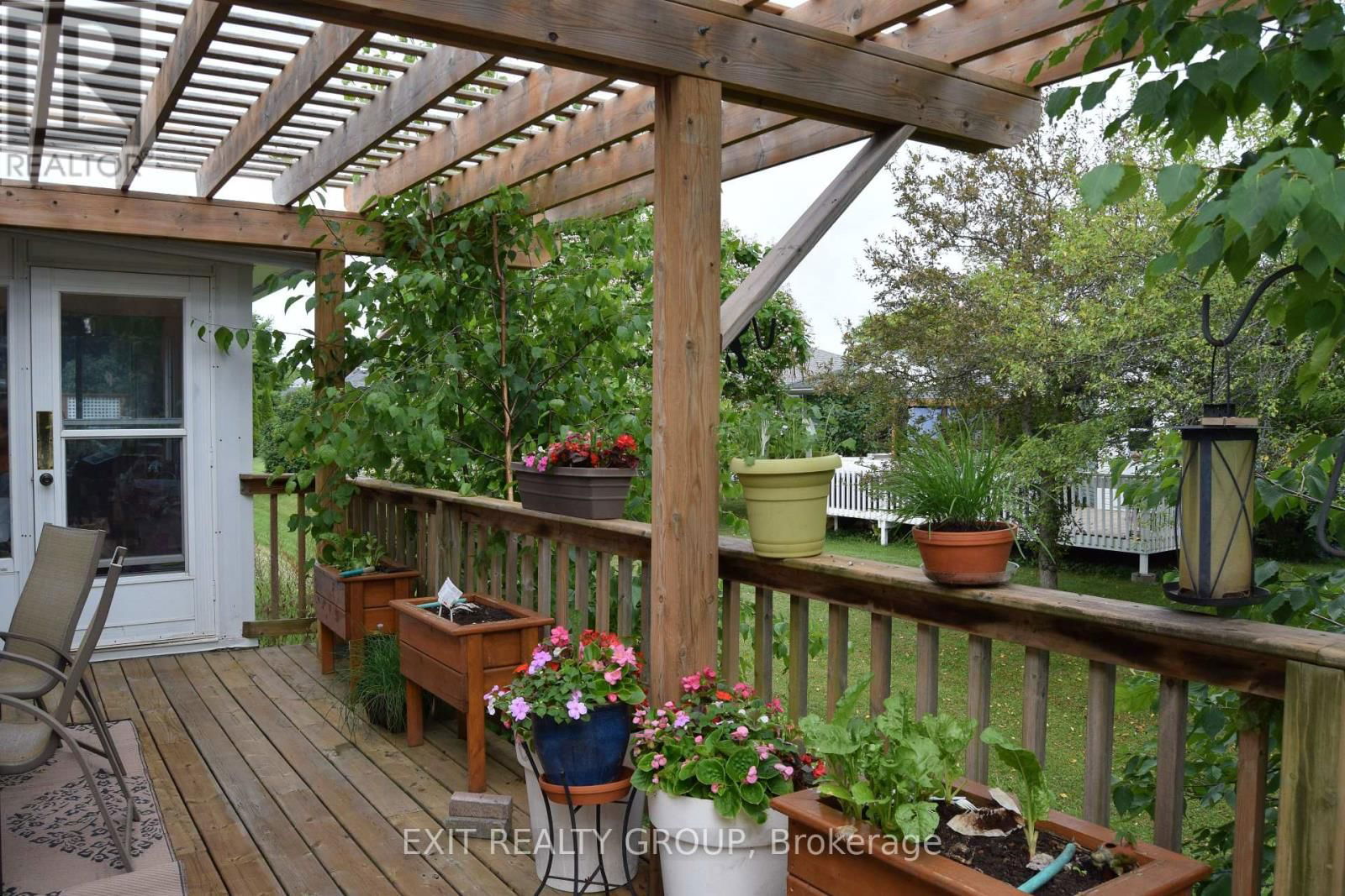 9 EMPIRE BOULEVARD Image 18