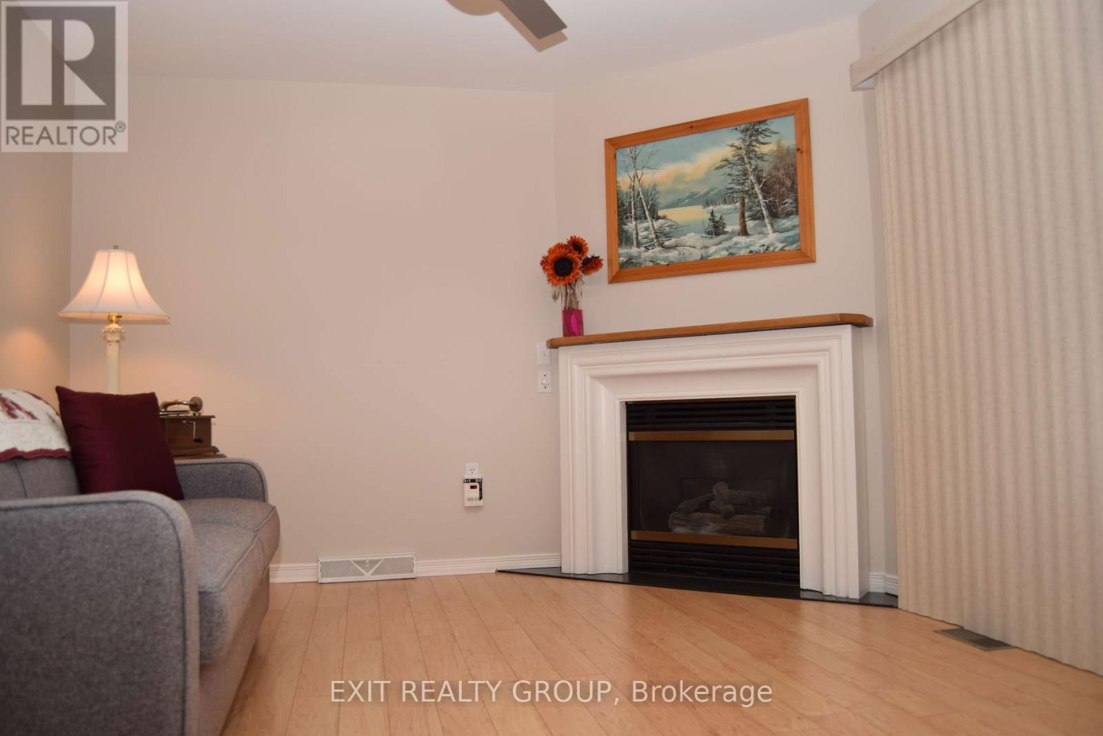 9 EMPIRE BOULEVARD Image 5