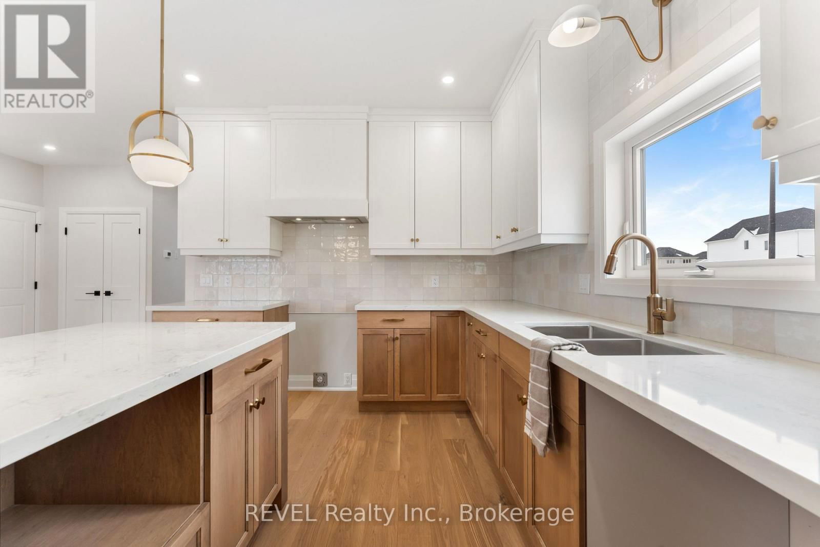 1 ELVIRA WAY Image 17