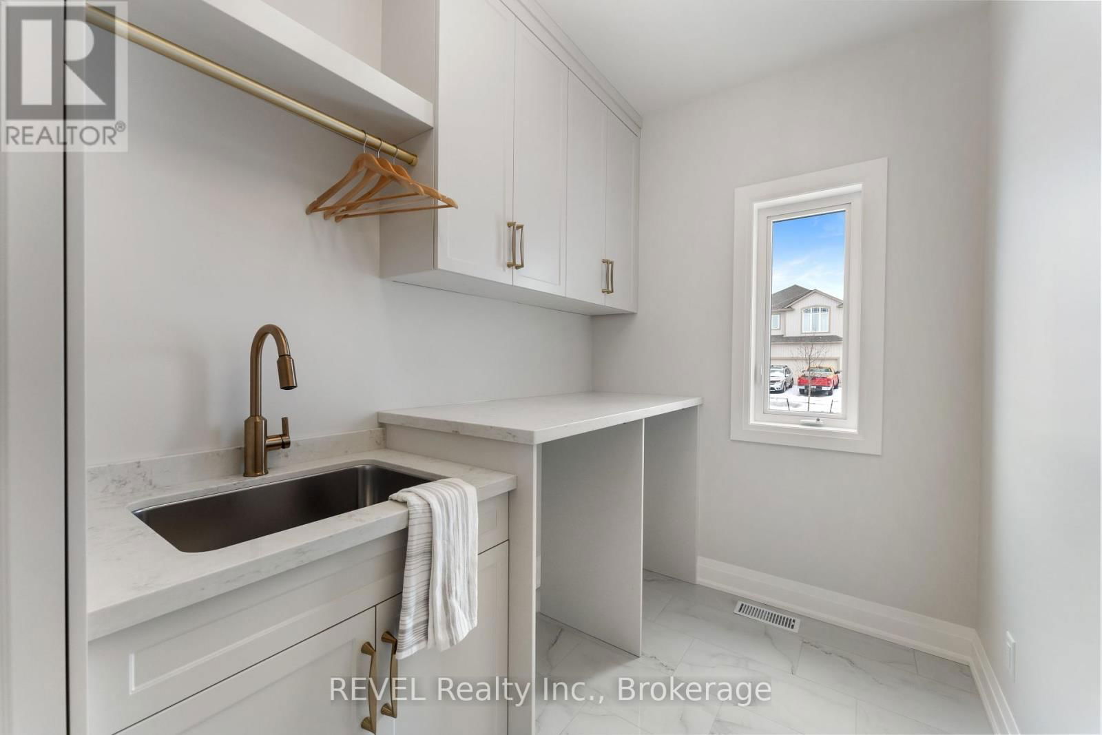 1 ELVIRA WAY Image 22