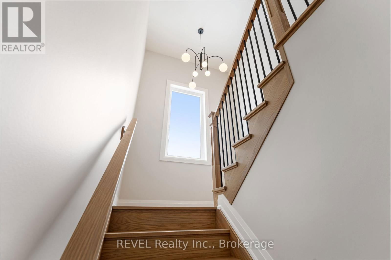 1 ELVIRA WAY Image 23