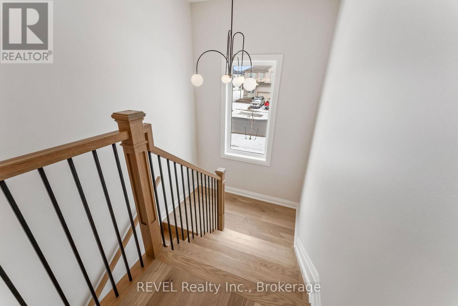 1 ELVIRA WAY Image 24