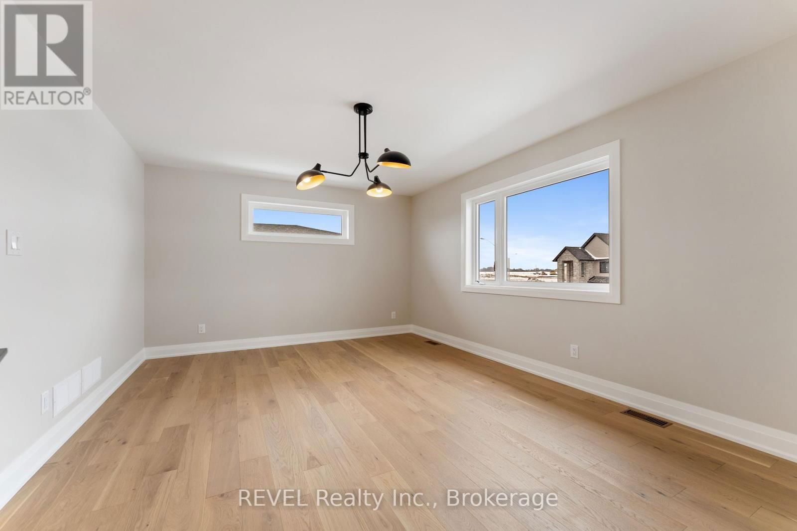 1 ELVIRA WAY Image 25