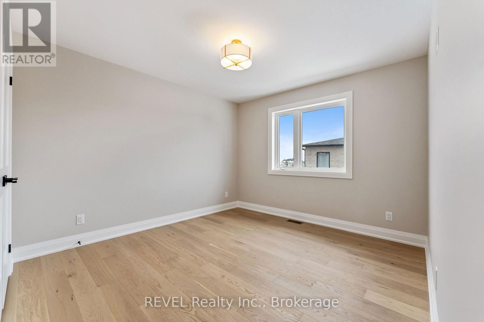 1 ELVIRA WAY Image 32