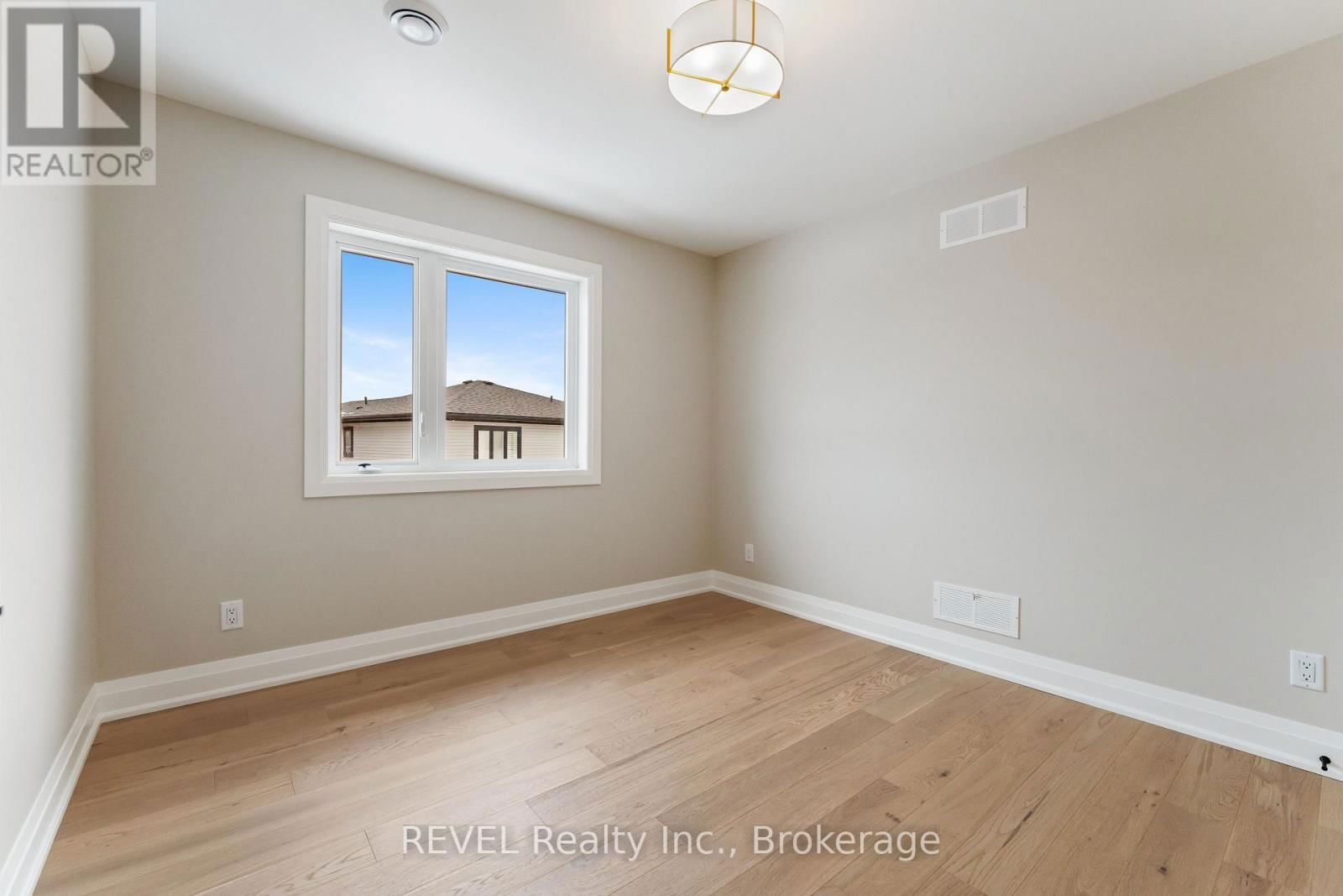 1 ELVIRA WAY Image 34