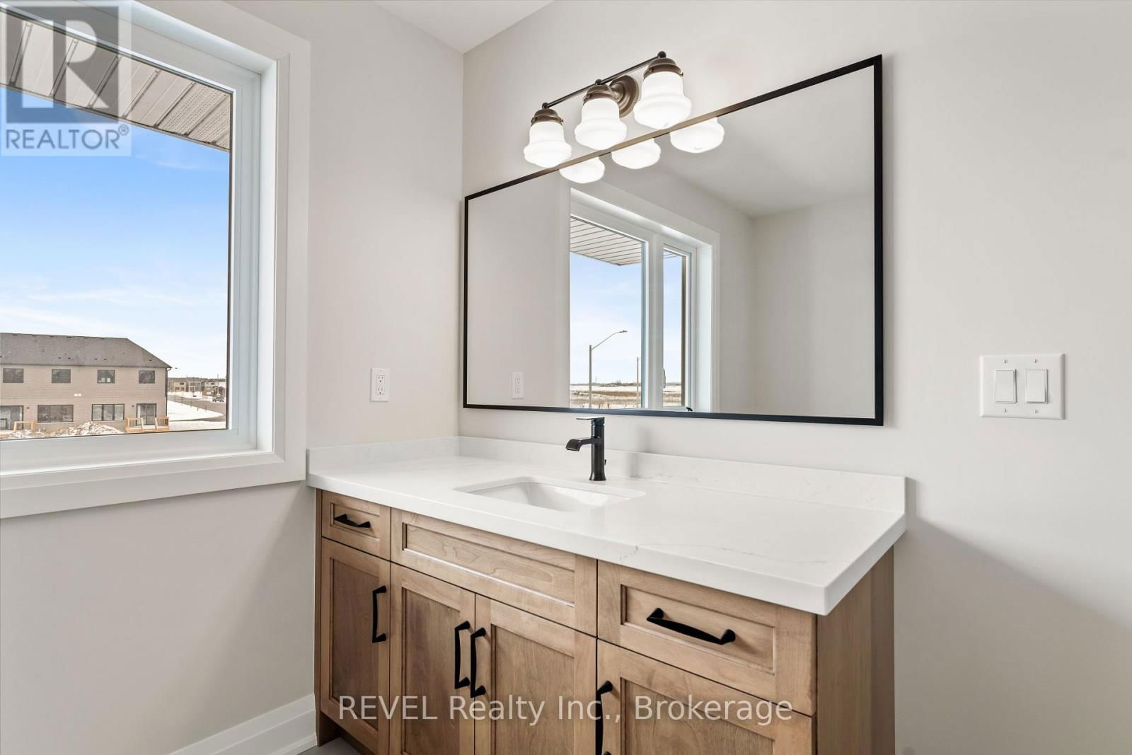 1 ELVIRA WAY Image 38