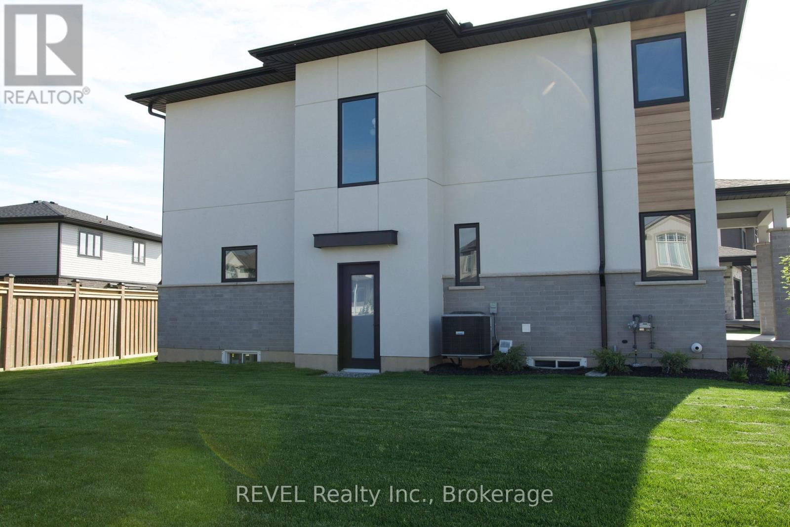 1 ELVIRA WAY Image 4