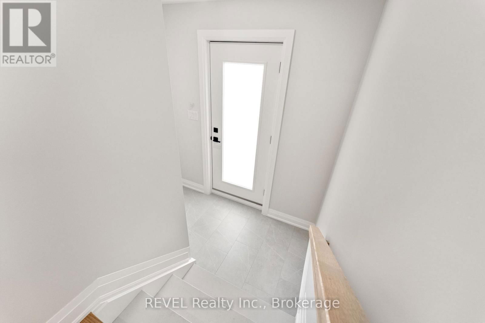 1 ELVIRA WAY Image 40