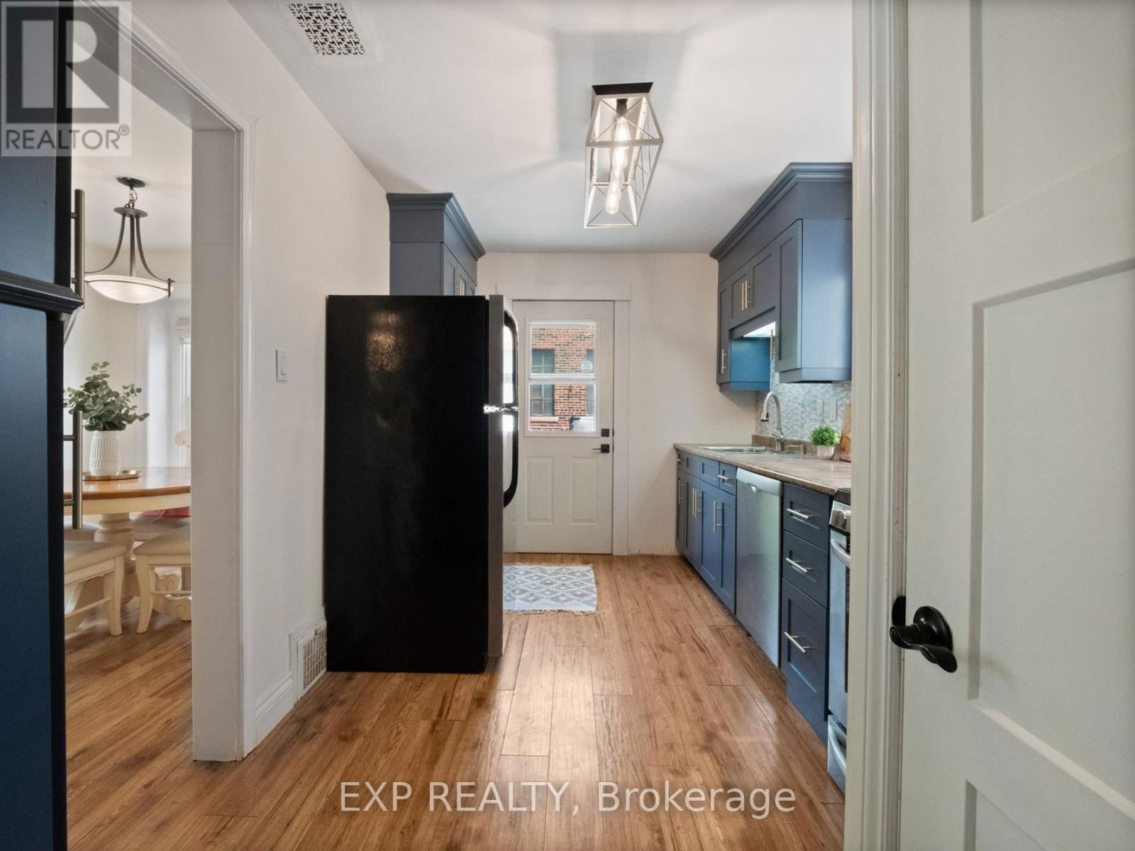4 WILEY STREET Image 12