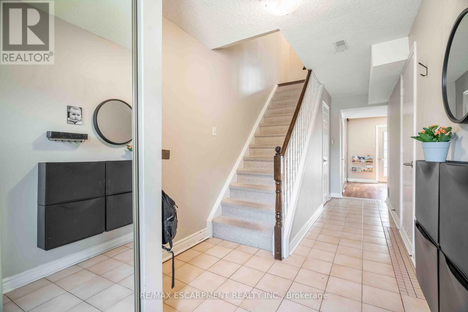 13 - 1155 PARAMOUNT DRIVE Image 6