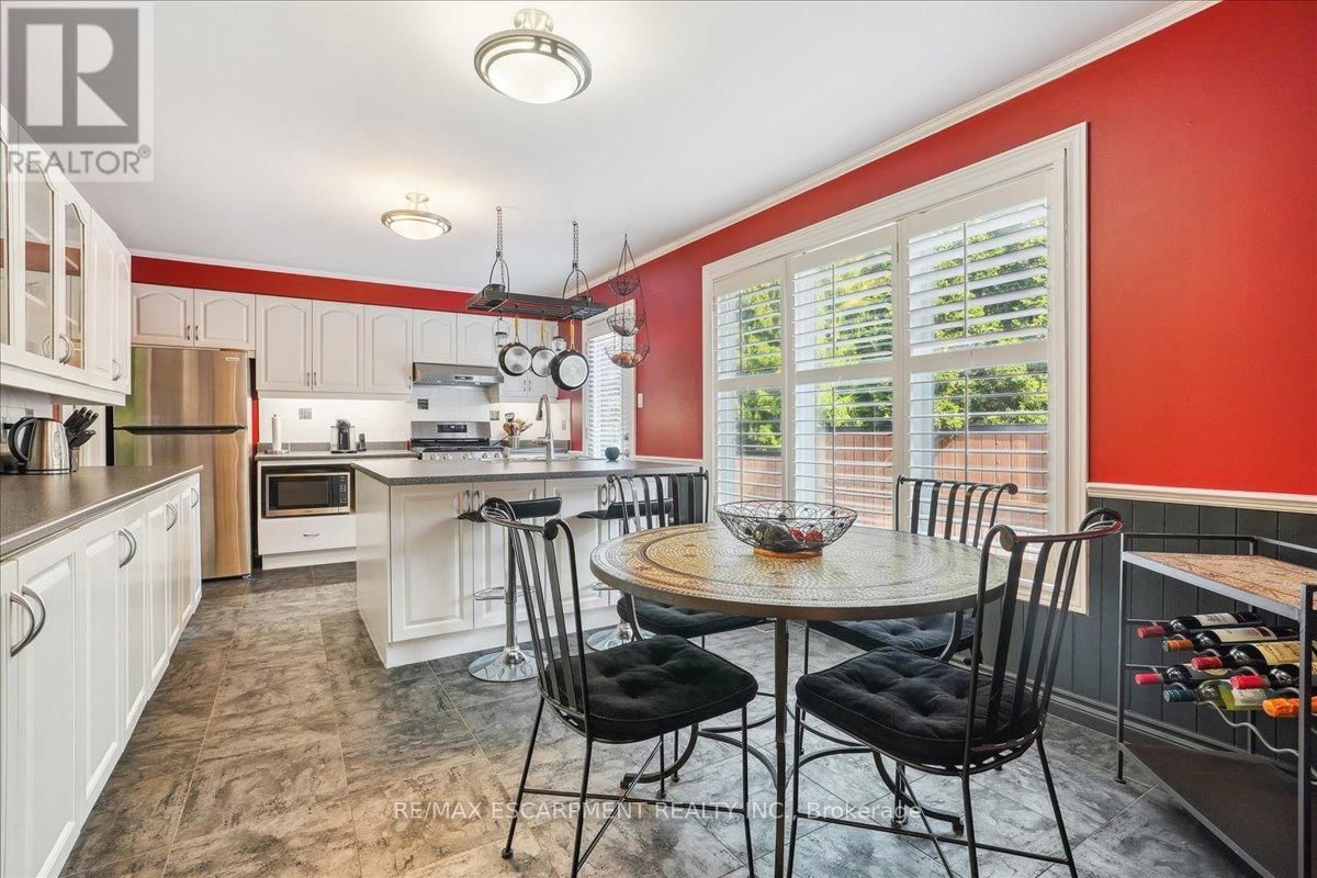 208 MOHAWK ROAD Image 10