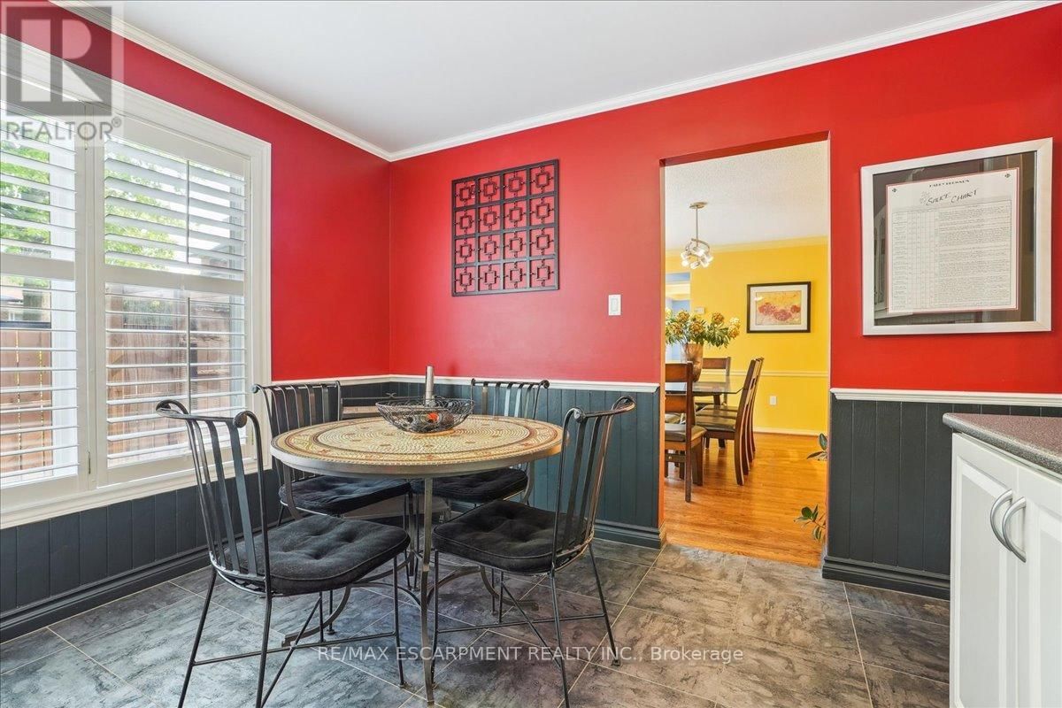 208 MOHAWK ROAD Image 14