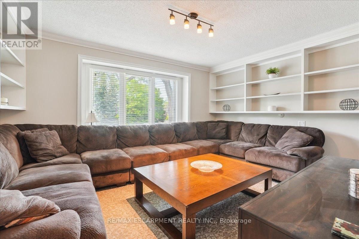208 MOHAWK ROAD Image 15