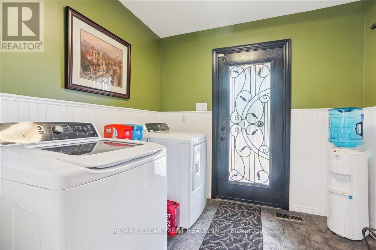 208 MOHAWK ROAD Image 16