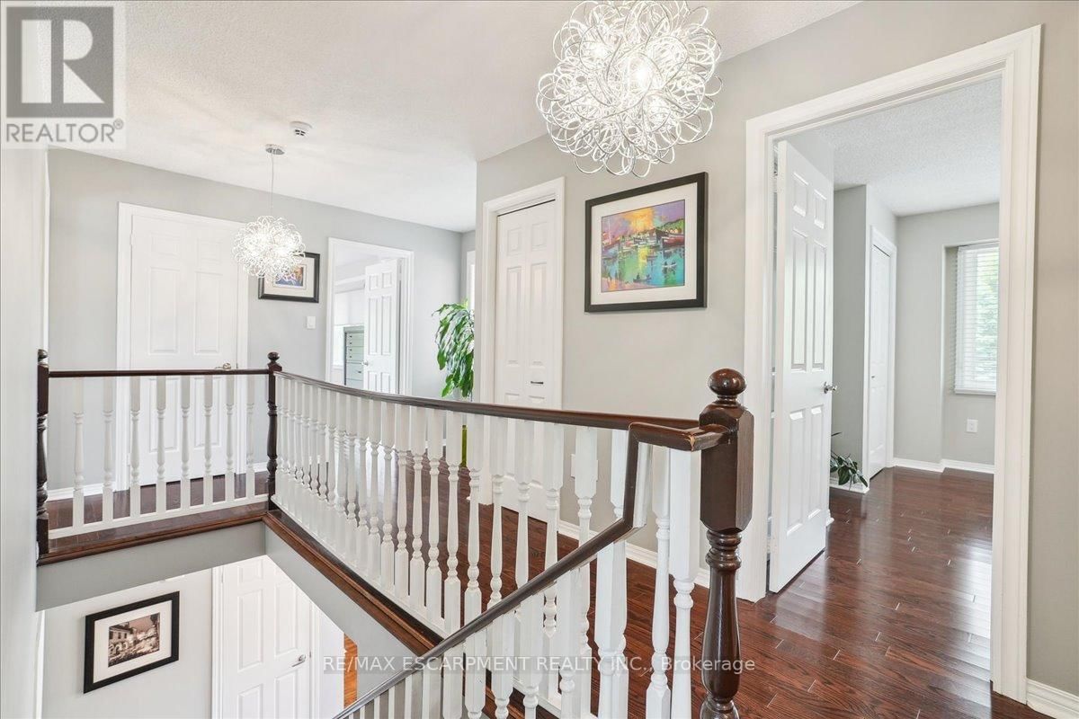 208 MOHAWK ROAD Image 18