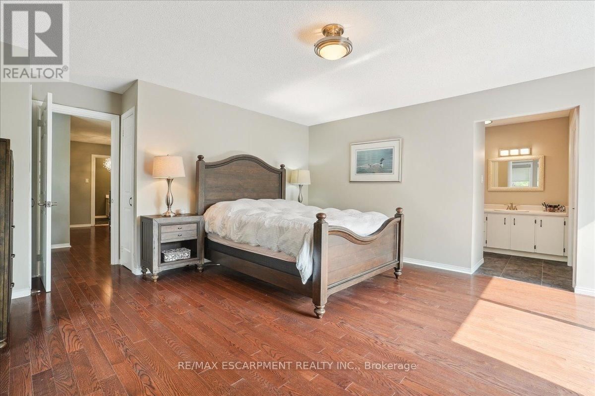 208 MOHAWK ROAD Image 20
