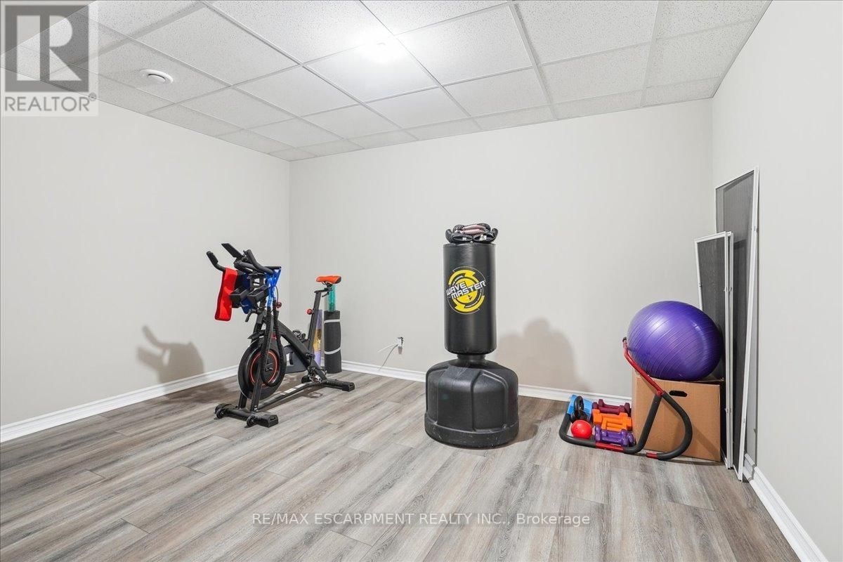 208 MOHAWK ROAD Image 28