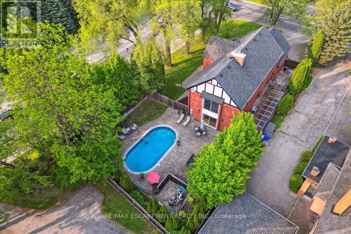 208 MOHAWK ROAD Image 36