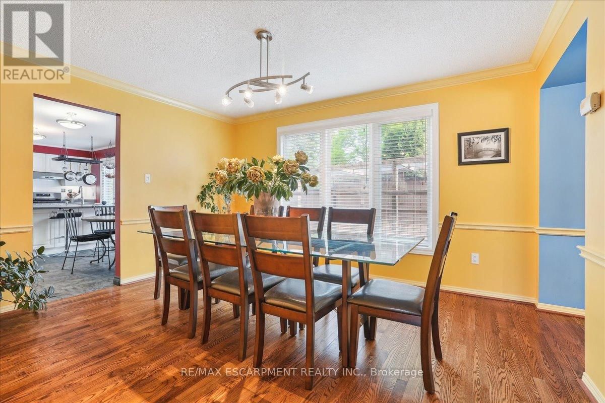 208 MOHAWK ROAD Image 9