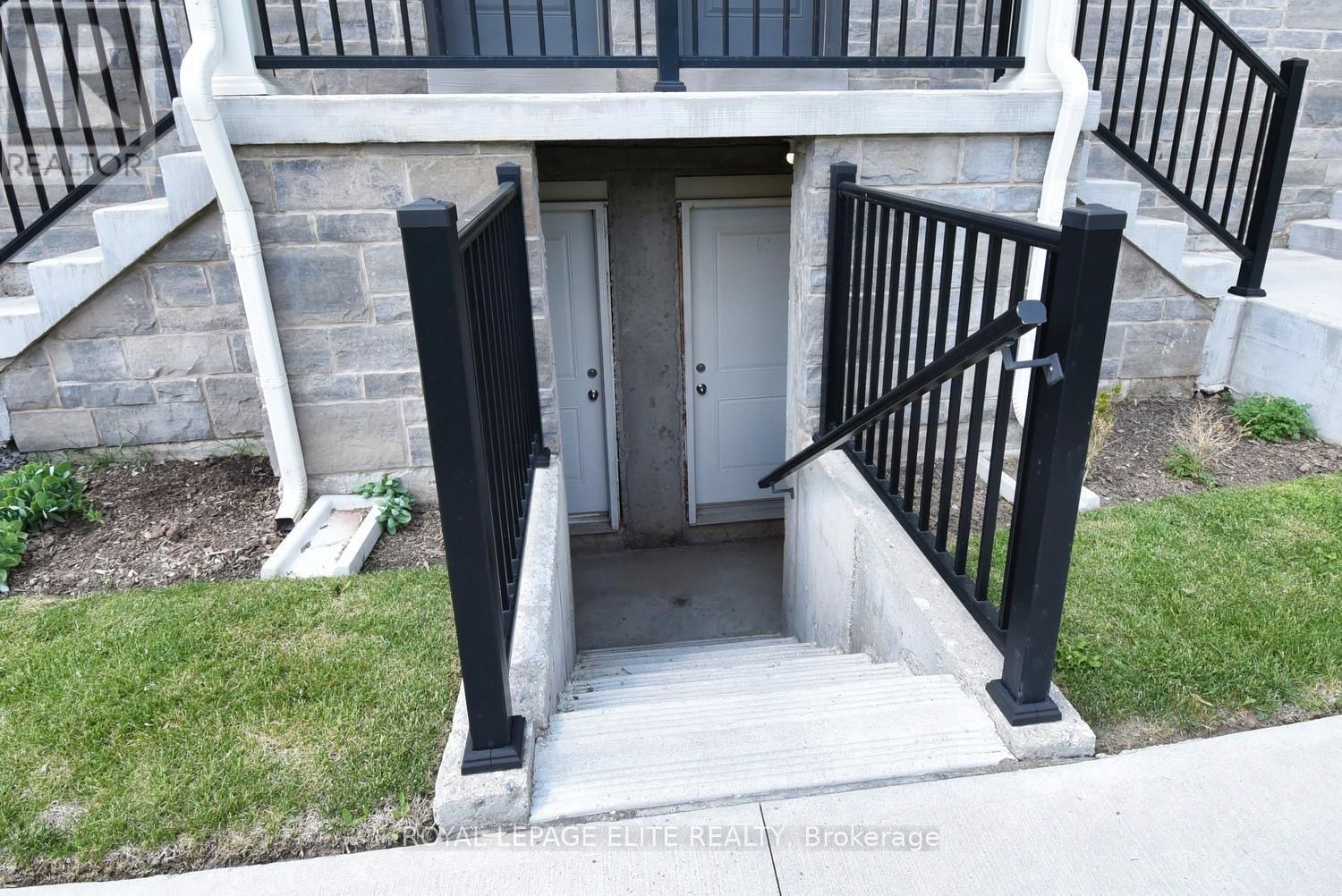 69 - 383 DUNDAS STREET EAST Image 24