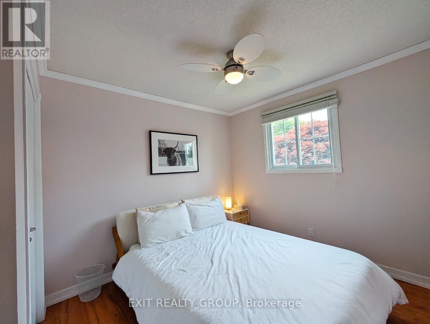 33 BLEEKER AVENUE Image 10