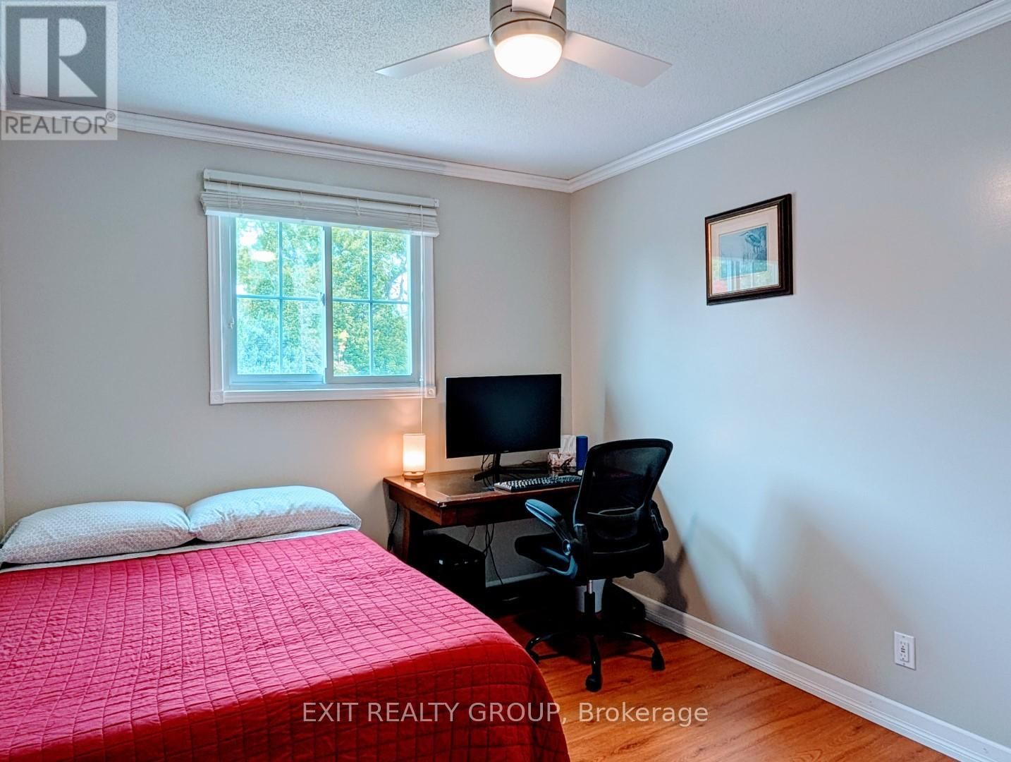 33 BLEEKER AVENUE Image 11