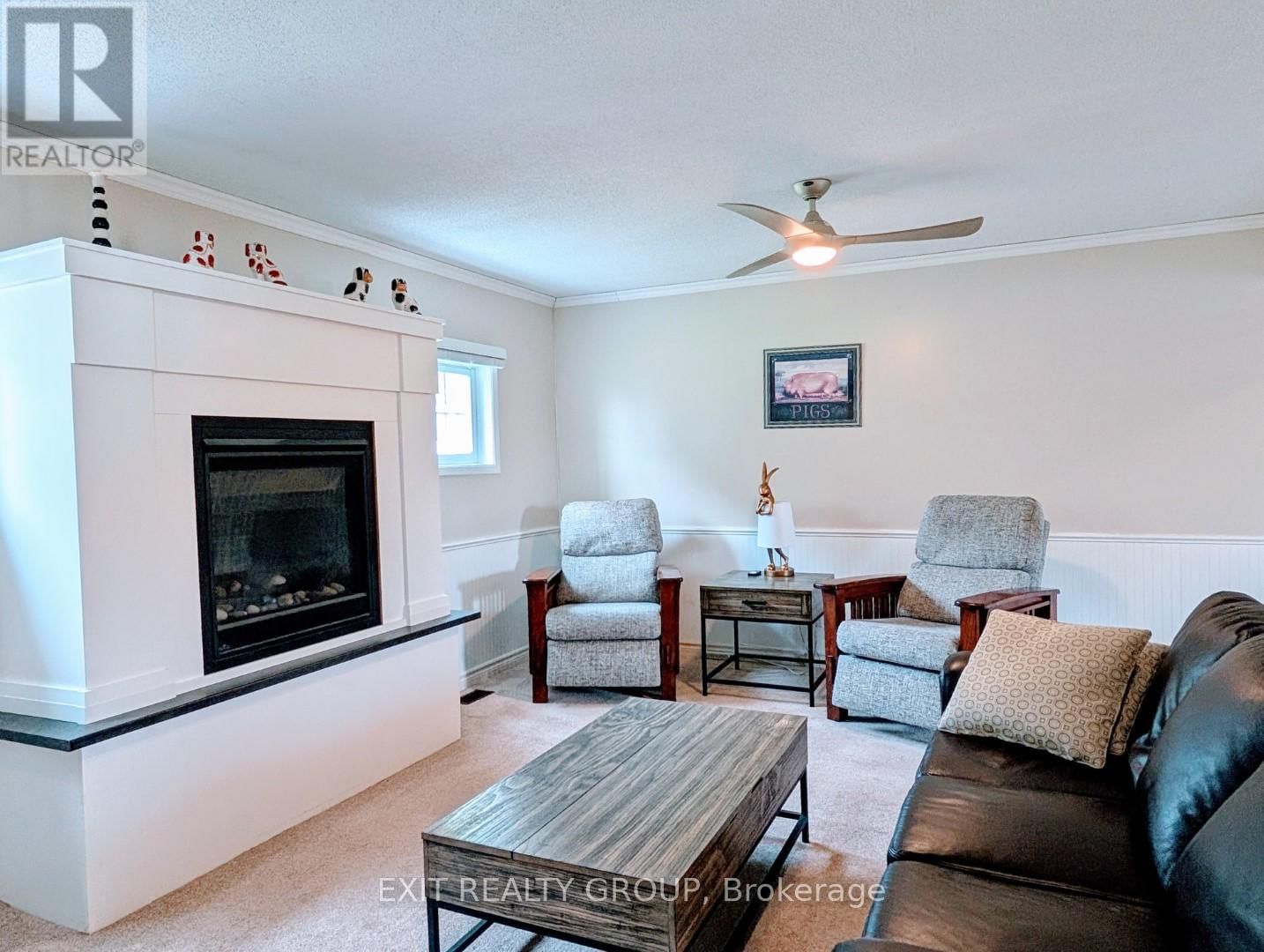 33 BLEEKER AVENUE Image 14