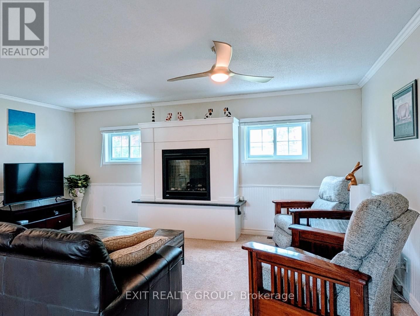 33 BLEEKER AVENUE Image 16