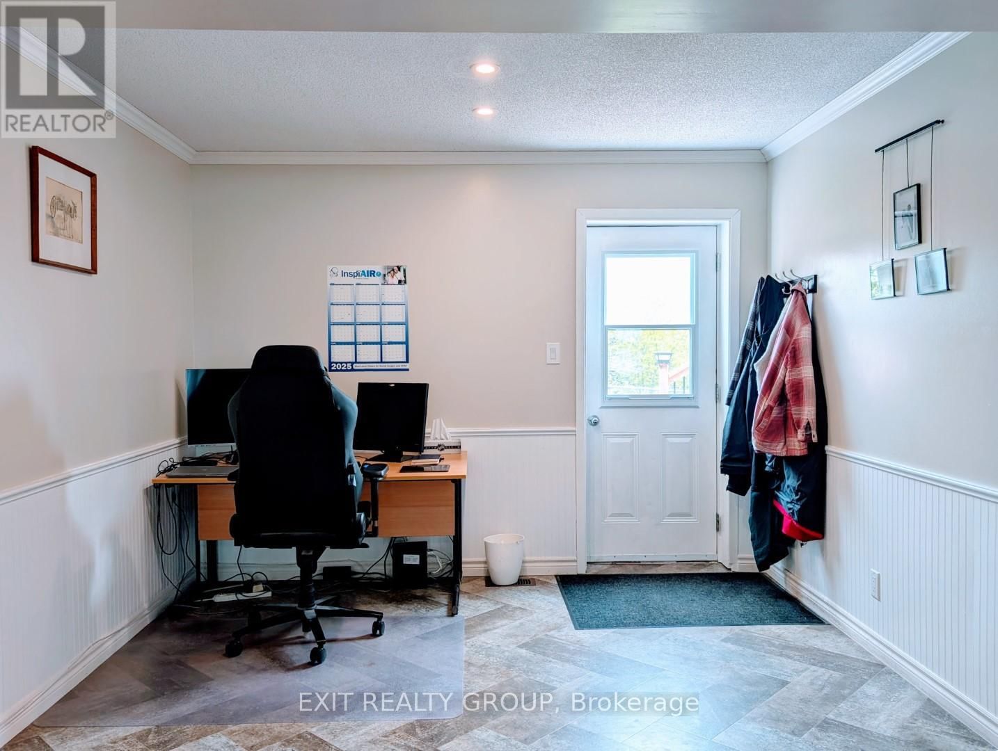 33 BLEEKER AVENUE Image 17