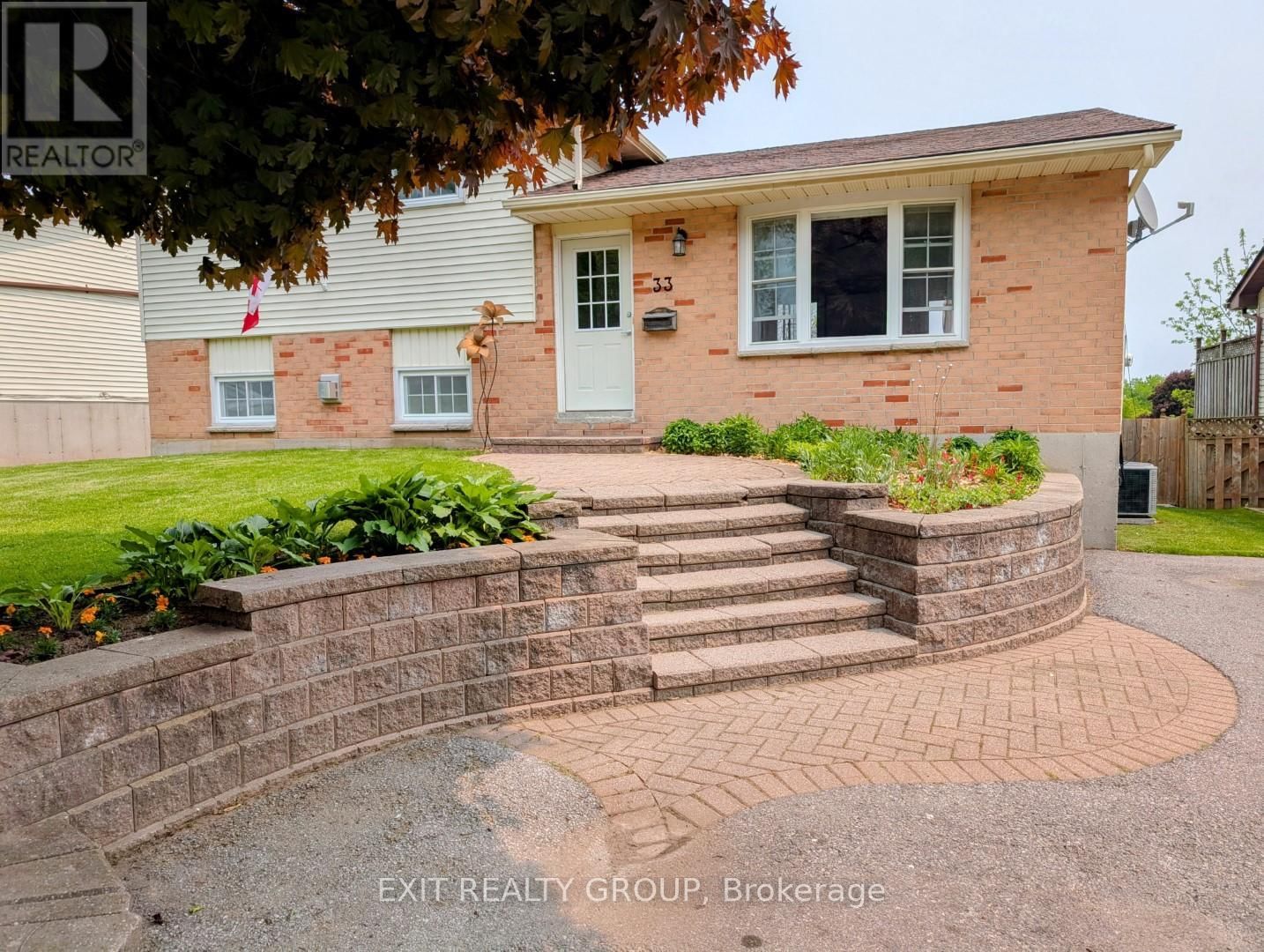 33 BLEEKER AVENUE Image 2