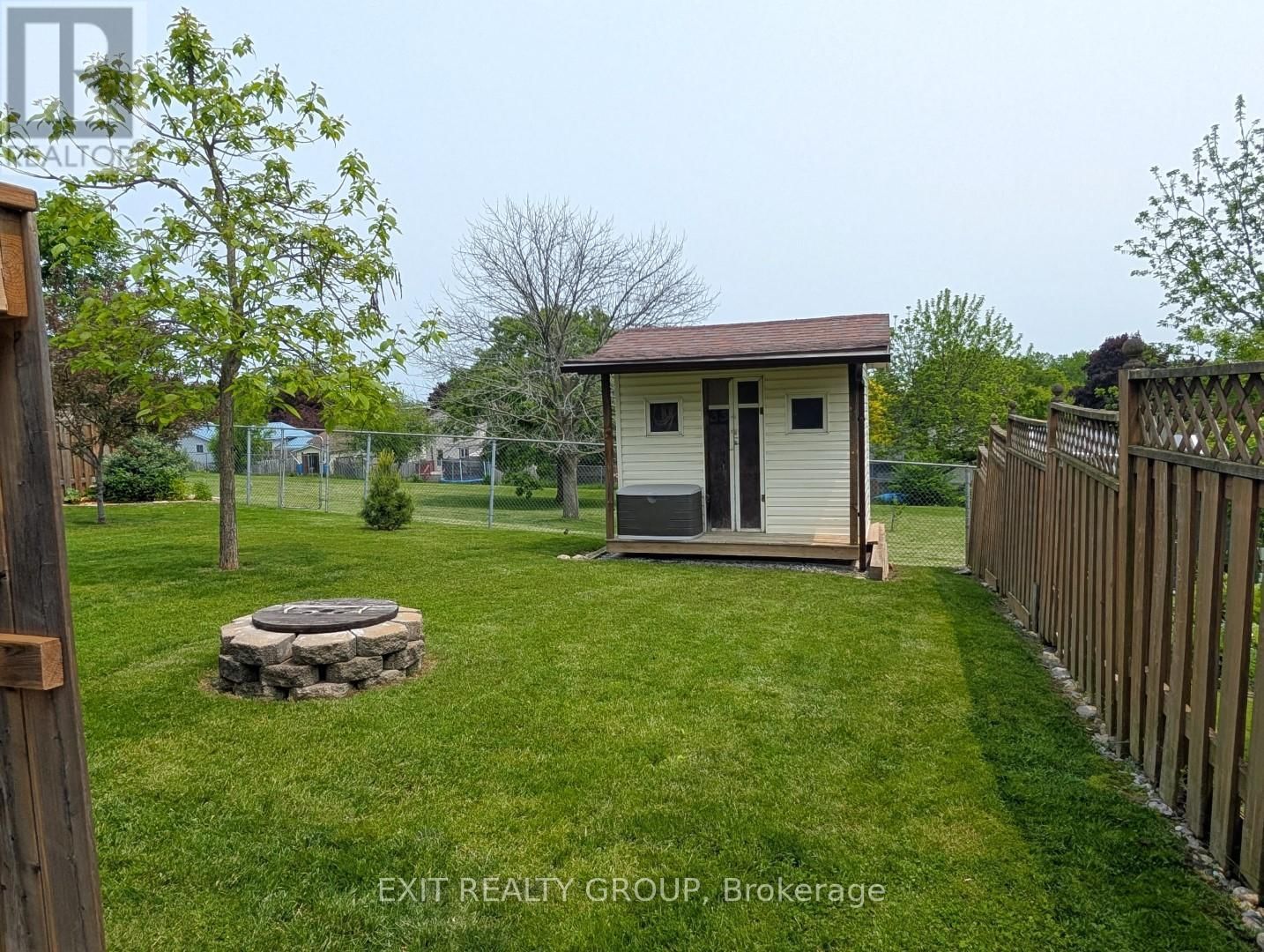 33 BLEEKER AVENUE Image 23