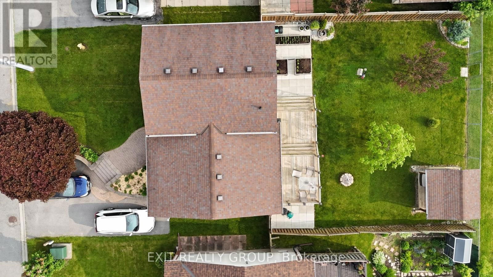 33 BLEEKER AVENUE Image 26