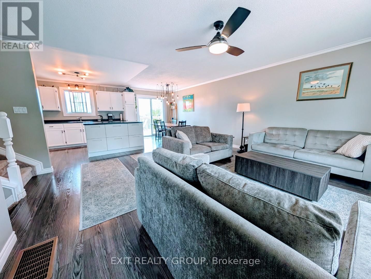 33 BLEEKER AVENUE Image 5