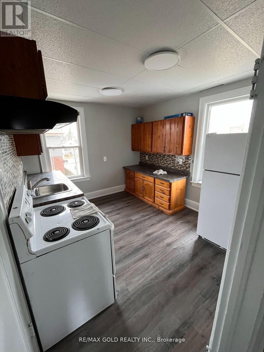 1575 OUELLETTE AVENUE NORTH Image 20