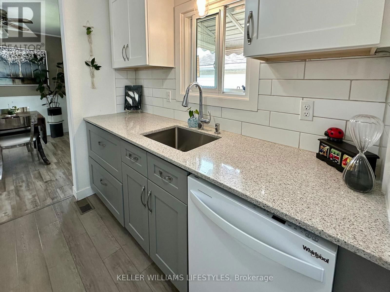 16 VELMA STREET Image 10
